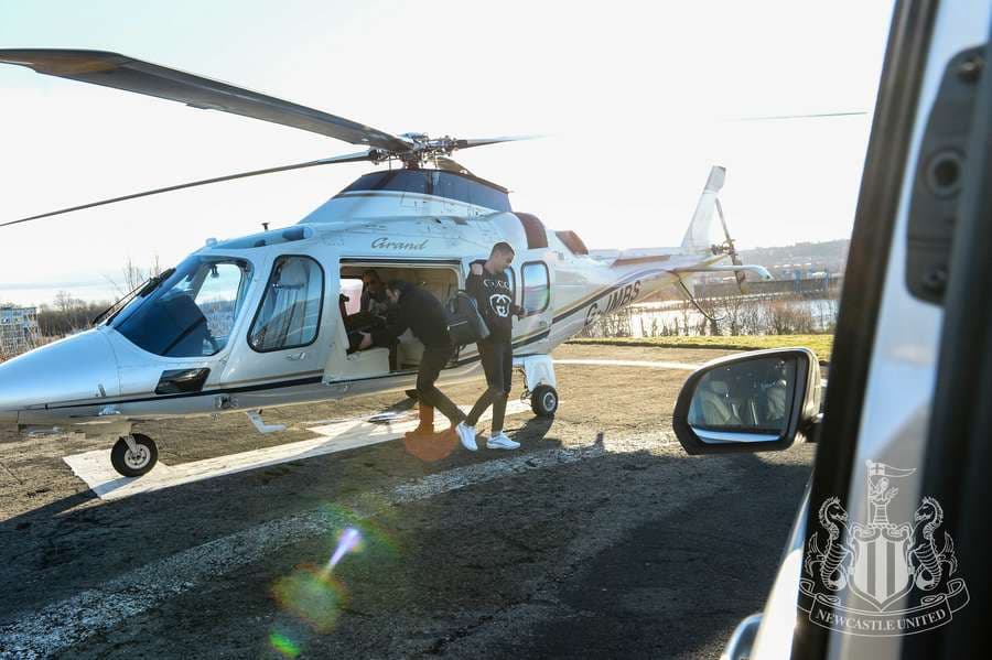 El crack paraguayo se une al equipo inglés. (Foto cortesía de Newcastle United)