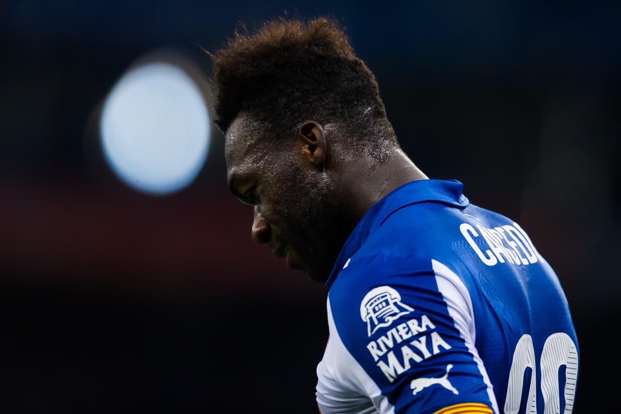 Espanyol de Barcelona tuvo que cambiar sus metas para este torneo por los problemas económicos por los que atravesó el torneo anterior. Los periquitos tuvieron que desprenderse de 5 jugadores emblema y ahora sólo aspiran a llegar a la media tabla y salvarse del descenso.