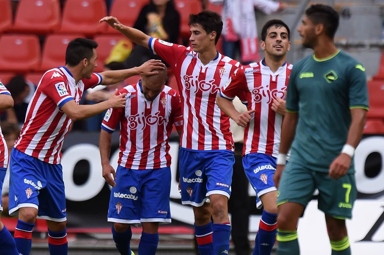 Sporting de Gijón vuelve a la primera división con una misión casi imposible: mantener la categoría. Esto debido a la pobre plantilla y pocos fichajes debido al castigo que le impuso la liga por nóminas atrasadas. La lucha será por la permanencia.
