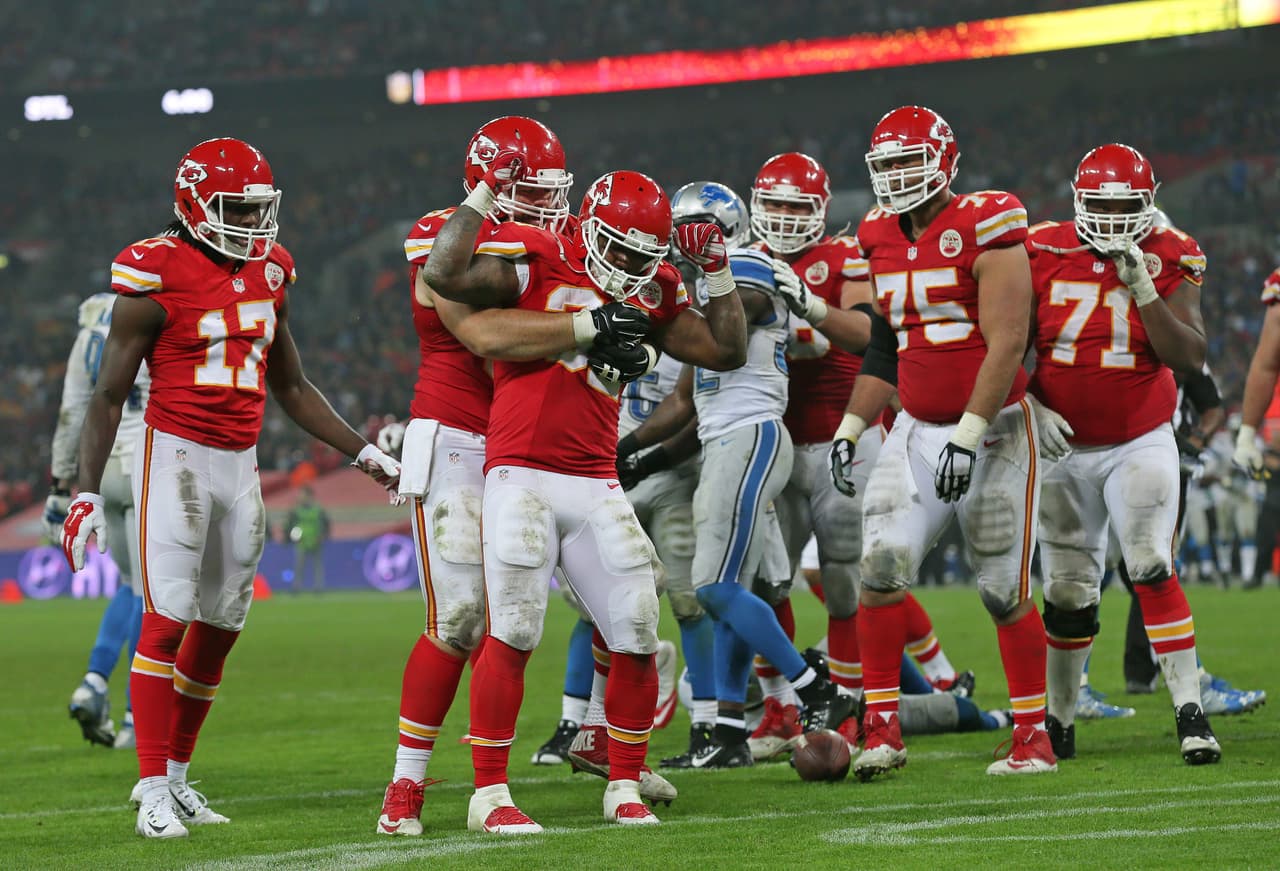 Los Kansas City Chiefs cerraron la Serie Internacional 2015 en el Wembley Stadium de Londres, Inglaterra con un contundente triunfo por 45-10 sobre los Detroit Lions.