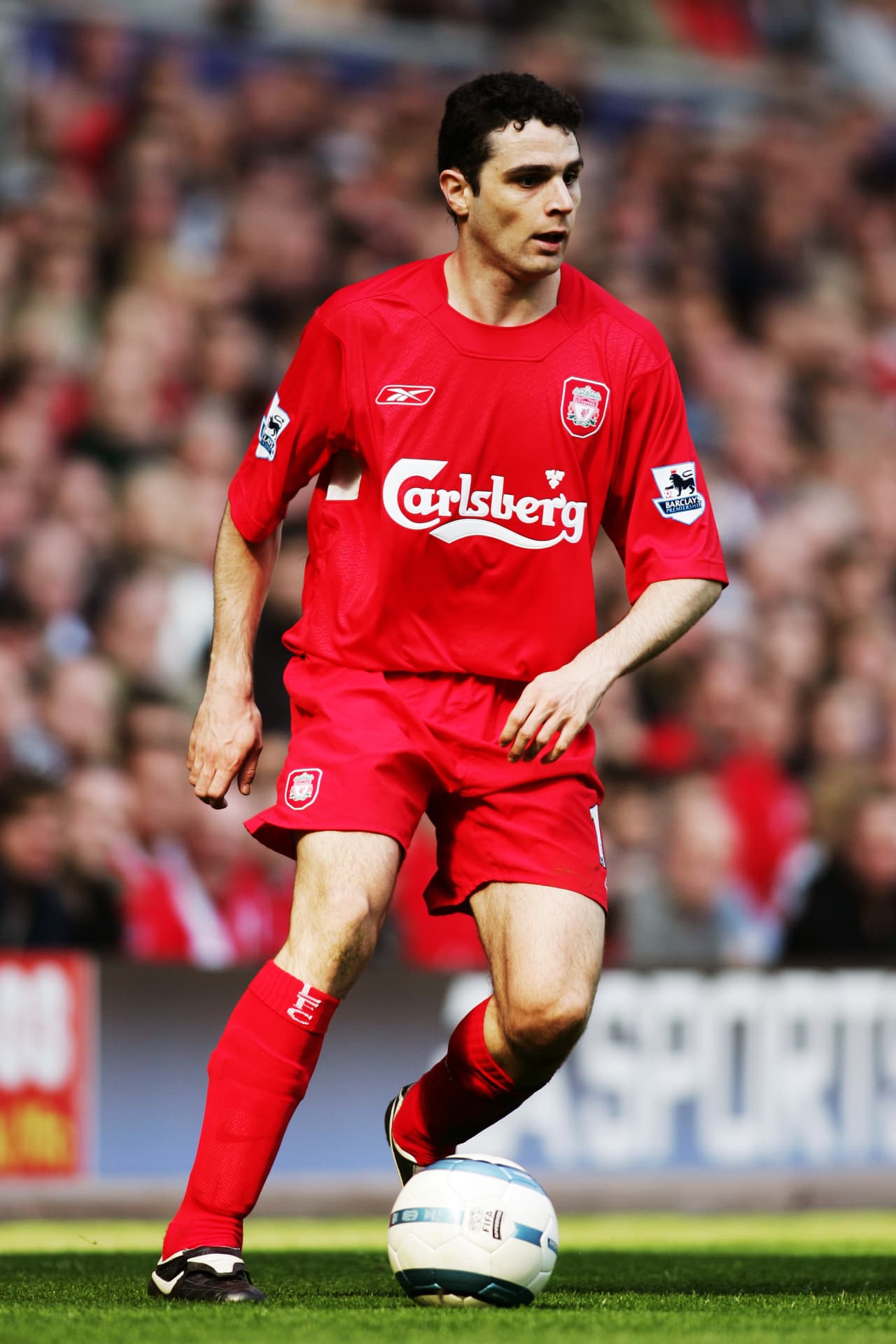 Su siguiente equipo como profesional fue el Liverpool en donde jugó tan solo una temporada. Después jugó para Celta, Murcia y Apollon; entre otros.