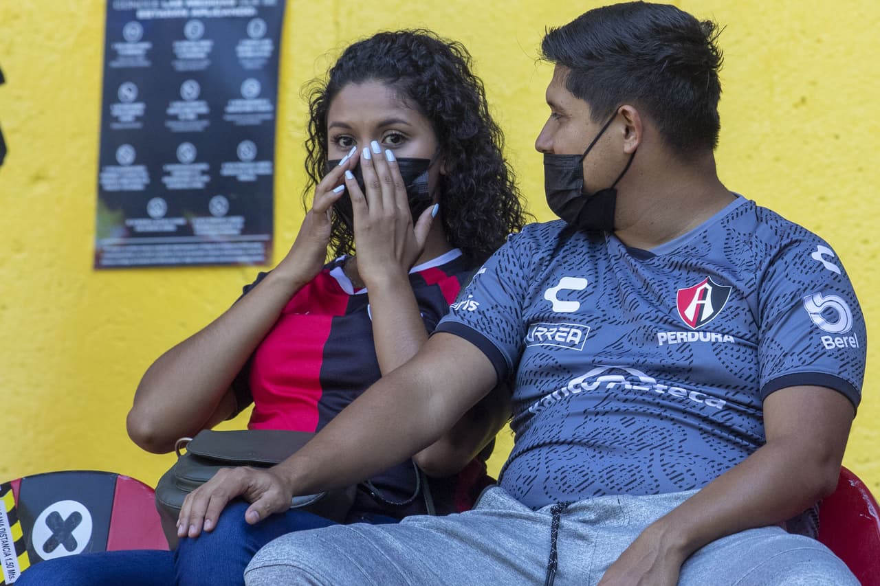 La fiel, siempre presente en el Estadio Jalisco.