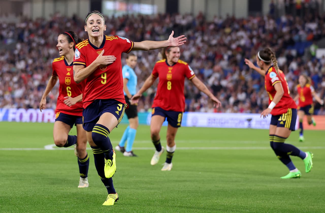 Fue la selección española la que se fue al frente gracias a una anotación a los 54 minutos por medio de Esther González.
<br>