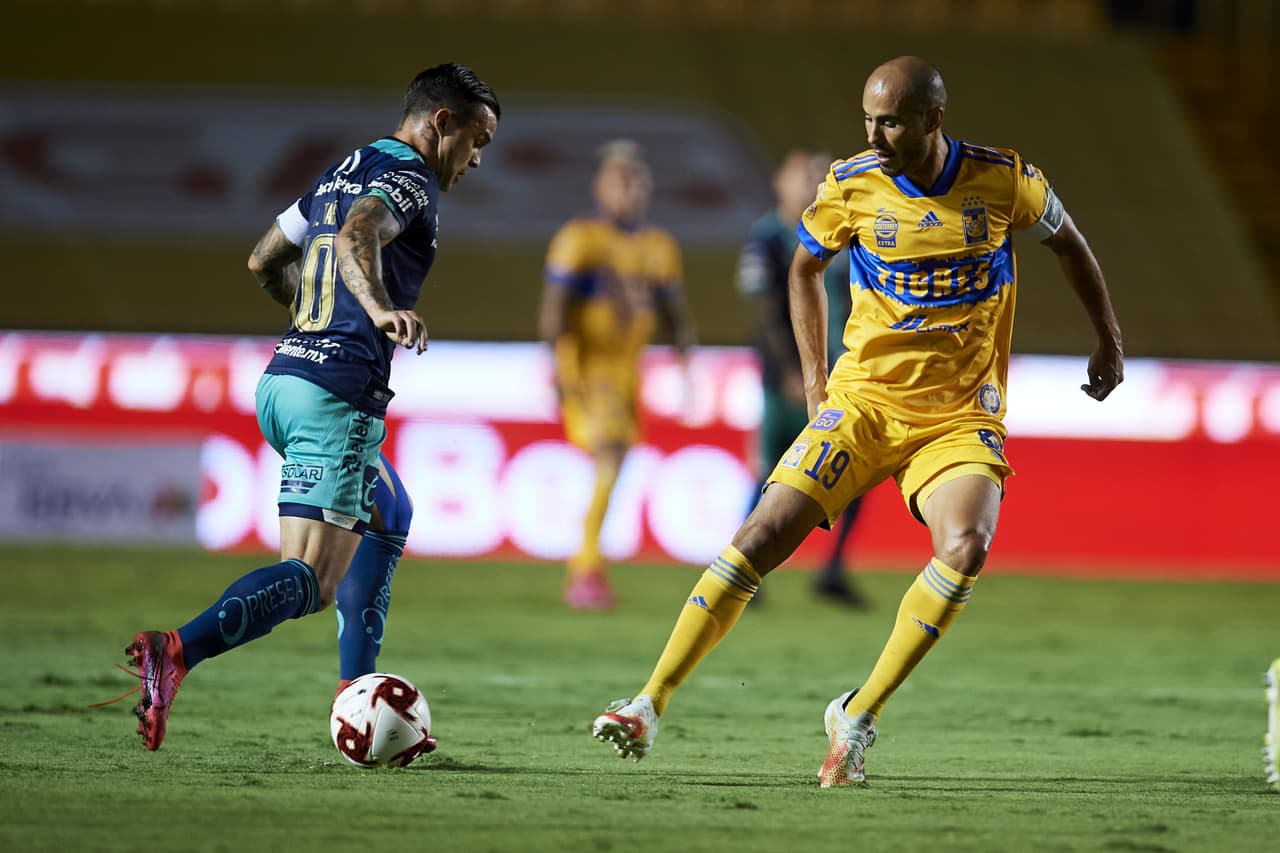 Tigres sentencia el partido en los primeros 10 minutos con goles de André-Pierre Gignac y Eduardo Vargas y al Puebla no le da tiempo de empatar y terminan cayendo 2-1.