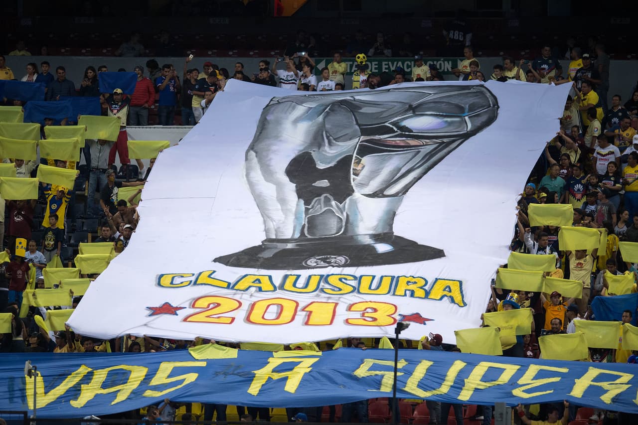 La afición americanista no perdió la oportunidad de recordarle al Cruz Azul el título obtenido en el 2013 en aquella remontada en los minutos finales.
