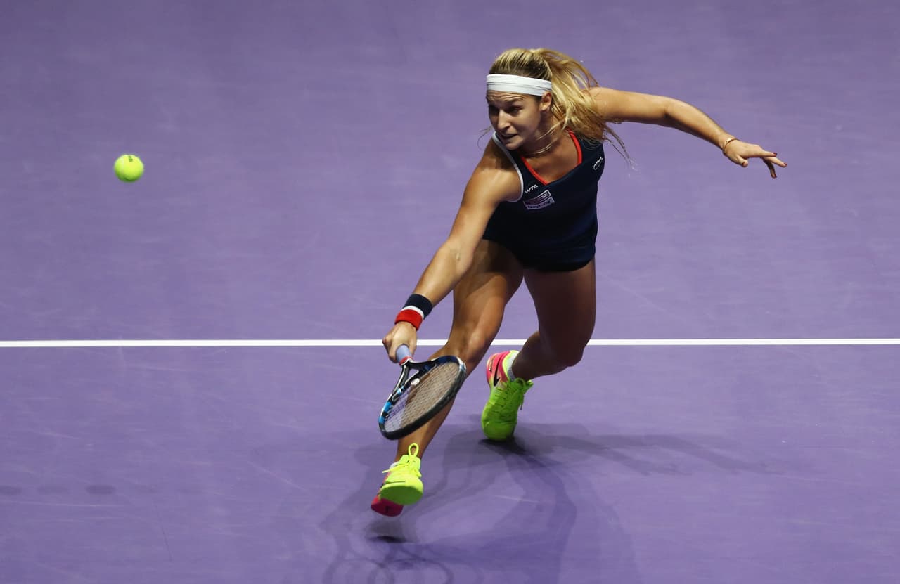 Dominika Cibulkova es una eslovaca de 27 años que se impuso ante la número uno del mundo, la alemana Angelique Kerber, en el Tour Championships, certamen que reunió a las 8 mejores jugadoras del año. Su triunfo la pone como firme competidora en el panorama para la temporada de 2017. Su talento, belleza y carisma darán de qué hablar.
