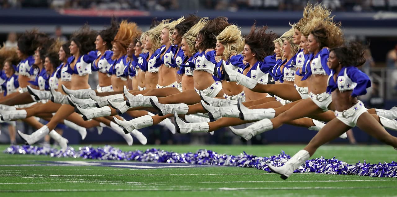 En medio de la polémica porque algunos jugadores de NFL se arrodillan en el himno de Estados Unidos, la belleza y bailes de las porristas ofrecen un aporte único al espectáculo.