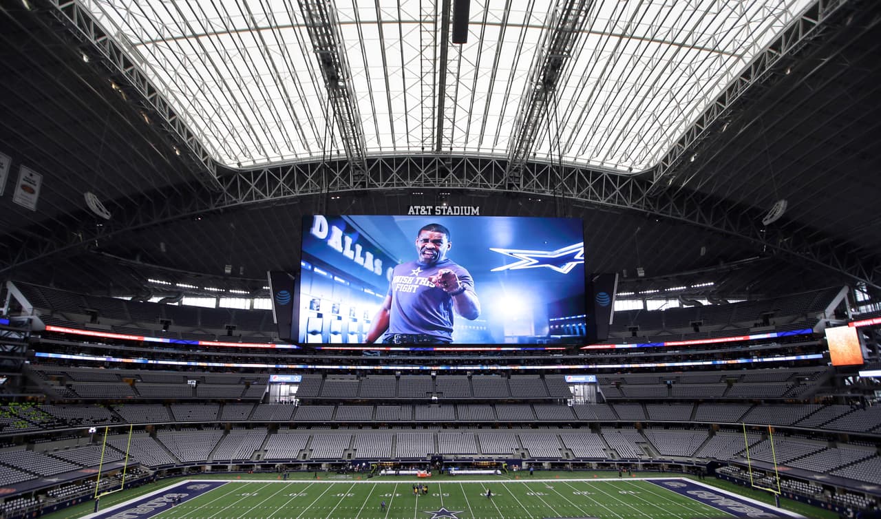 Regularmente es el hogar de los Dallas Cowboys (NFL).