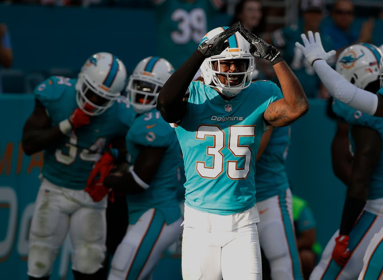 Los Dolphins vapulean 35-9 a los Broncos y les propinan su octava derrota en fila