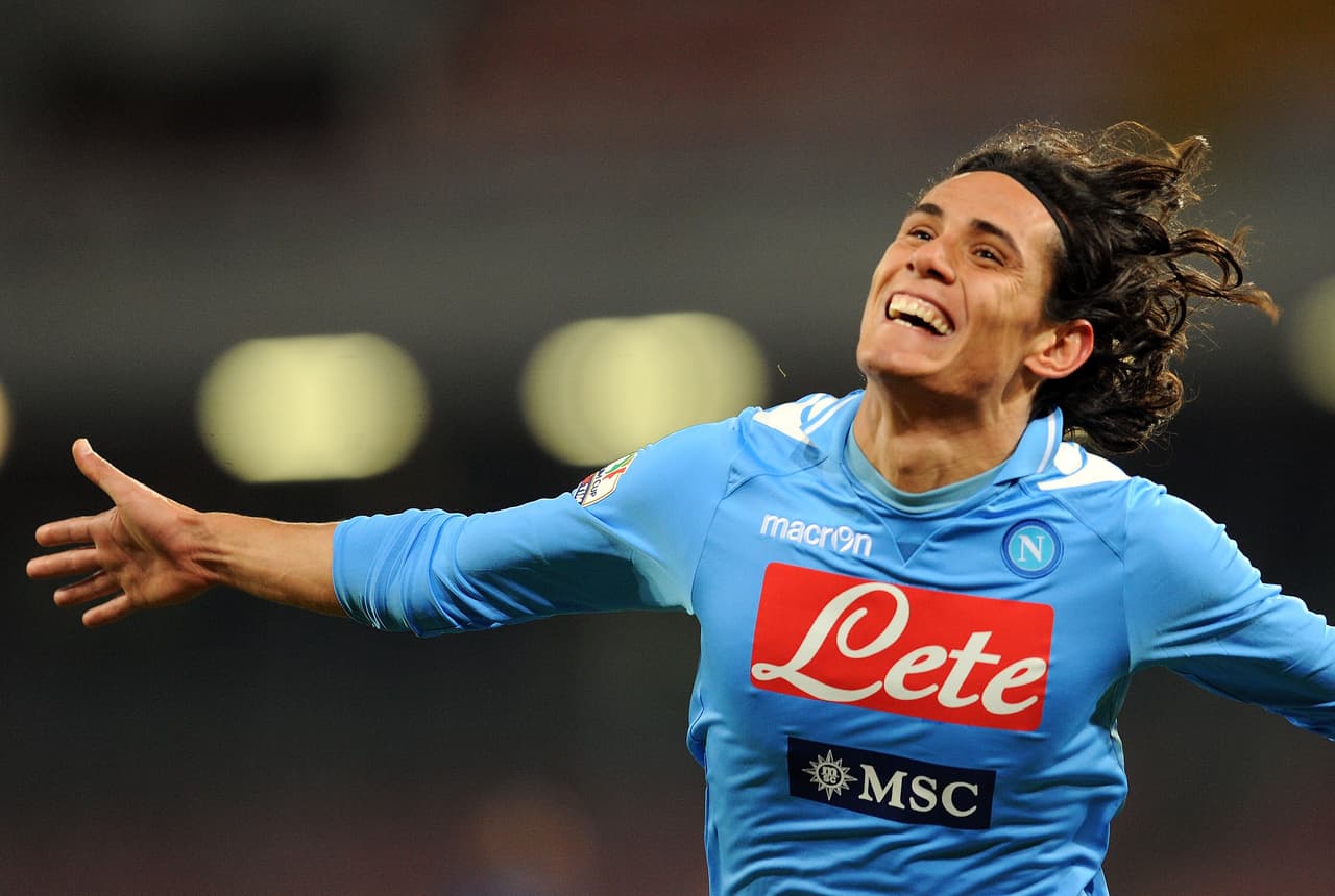Cavani vivió tres temporadas con el Napoli antes de ser traspasado por 70 millones de euros al París Saint-Germain.