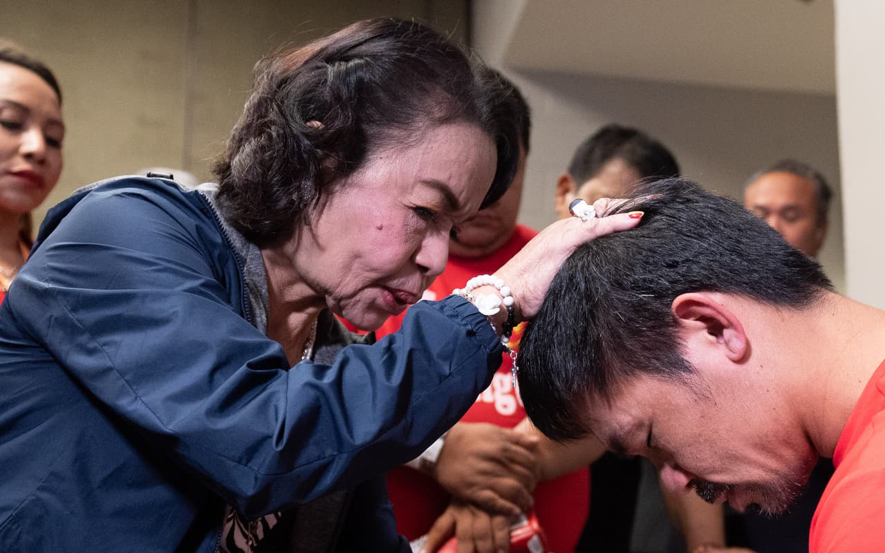 A sus 40 años, Pacquiao calló bocas con un tremendo despliegue de fortaleza y rapidez. Thurman cayó en el primer round y entregó su cetro wélter AMB al filipino.