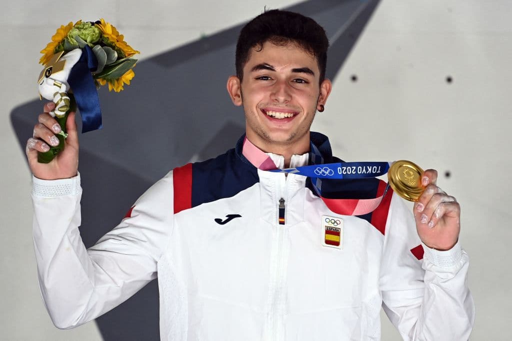 Alberto Ginés logra el primer oro en escalada en Juegos Olímpicos