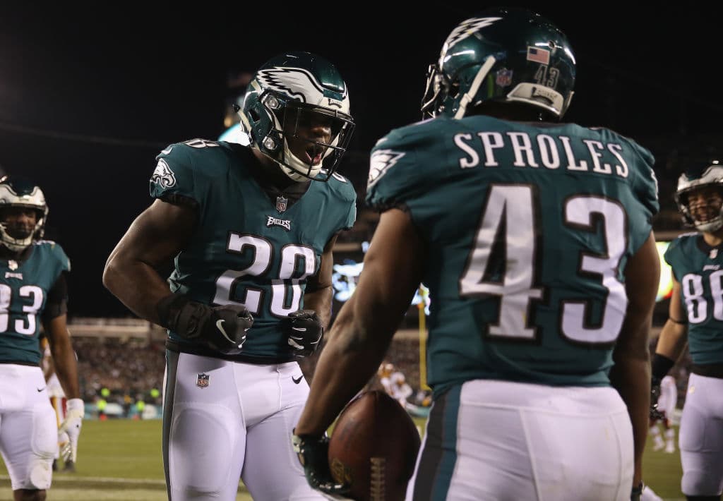 Pero Darren Sproles, con acarreo de 14 yardas, le devolvió a los Eagles la ventaja a 14-10 restando 1:46 en el segundo cuarto.