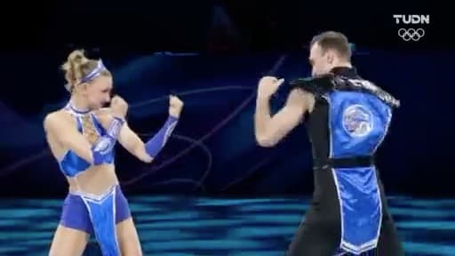 ¡Mortal Kombat! Dos patinadores se ponen a 'pelear' en pleno hielo