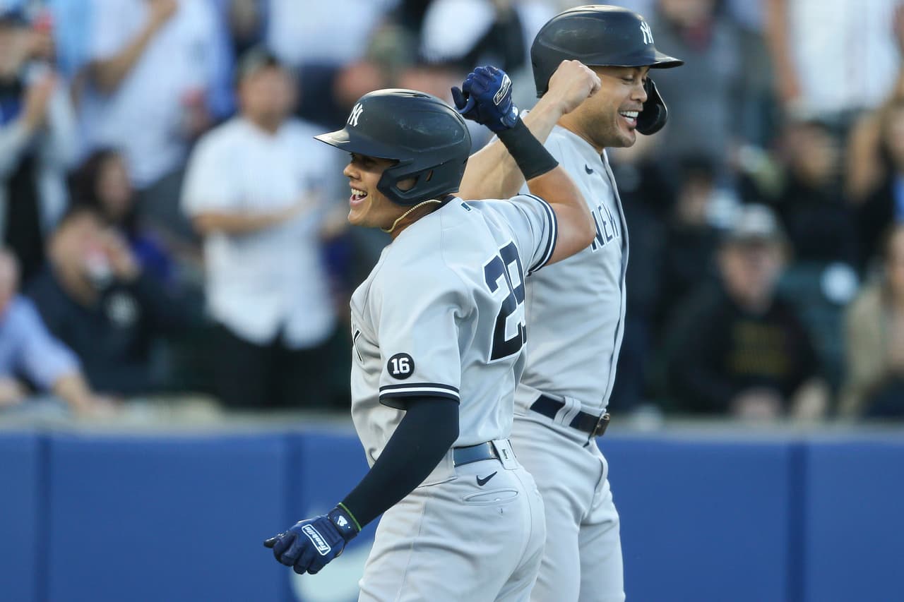 Los Yankees vencen a los Blue Jays con home run de Stanton