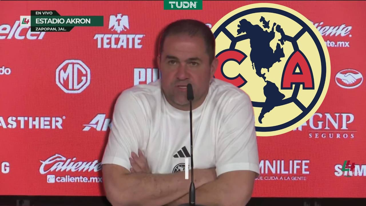 Andre Jardine sale a conferencia y elogia a Chivas