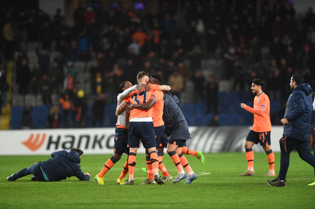 Istanbul Basaksehir (5) 4-1 (4) Sporting Lisboa