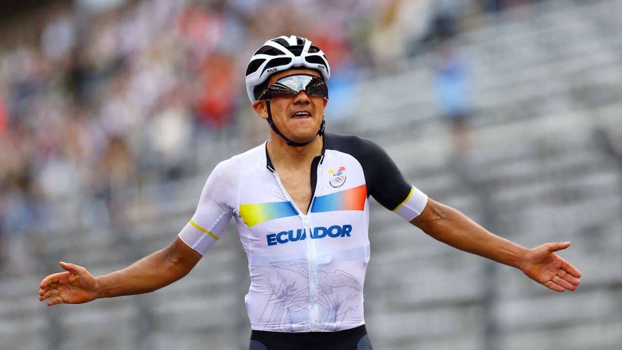 Richard Carapaz, de Ecuador, da el primer oro latinoamericano en Tokyo 2020