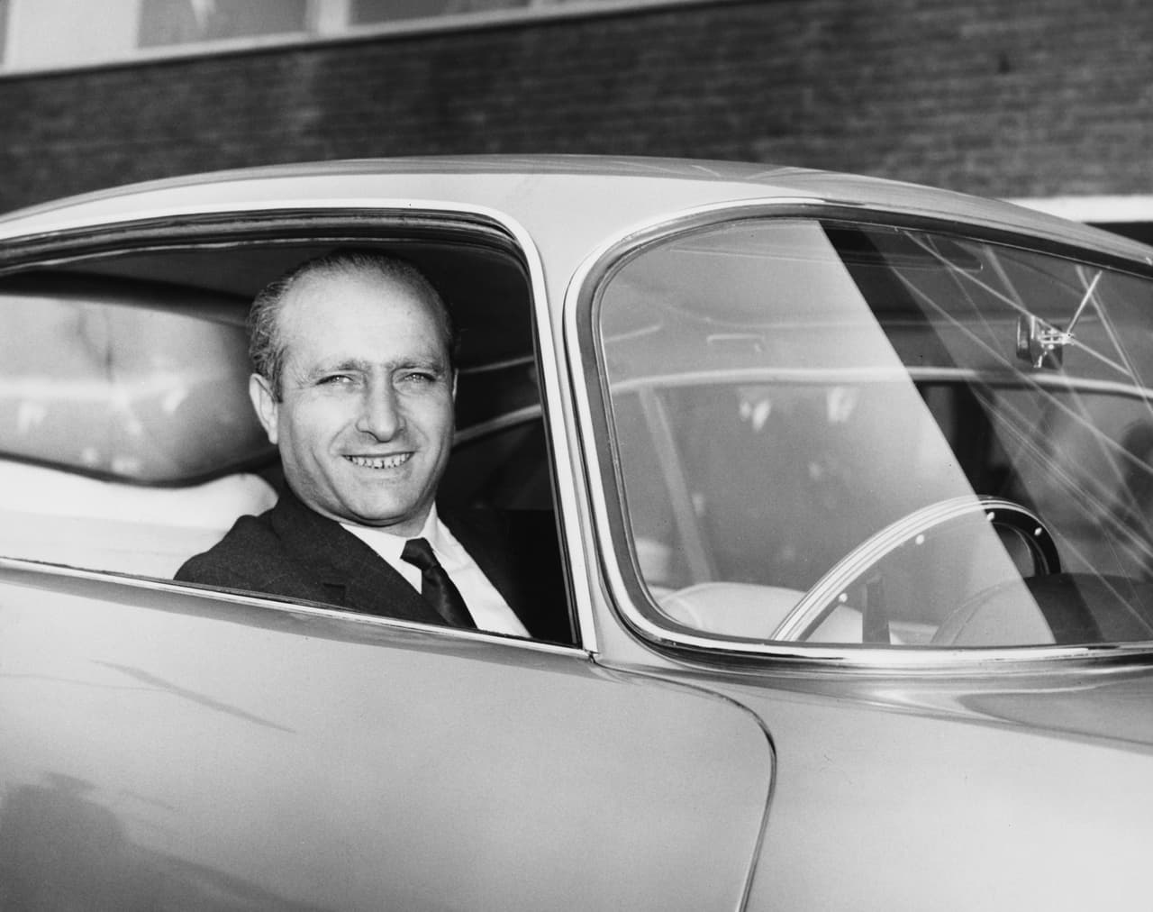 En 1958 fue secuestrado por el movimiento revolucionario de Fidel Castro, durante el Gran Premio de Cuba. En aquél evento, hubo un accidente donde murieron seis personas y 40 más salieron heridos. Fangio declaró que sus secuestradores le salvaron la vida al privarle de esa carrera.