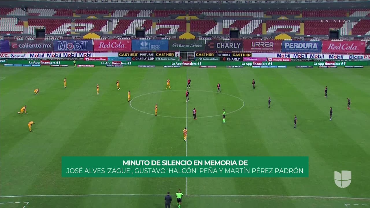 Arranca el partido y la pelota está en juego.