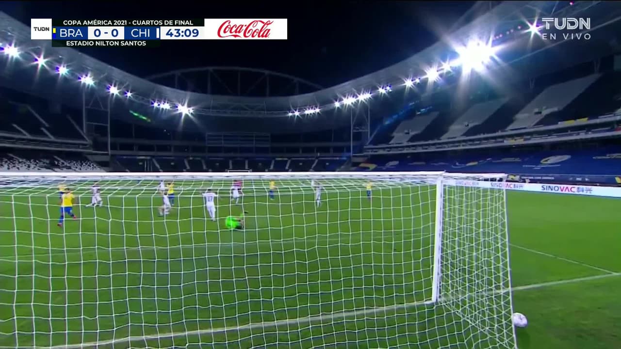 ¡TIRO ATAJADO! disparo por Gabriel Fernando de Jesus.