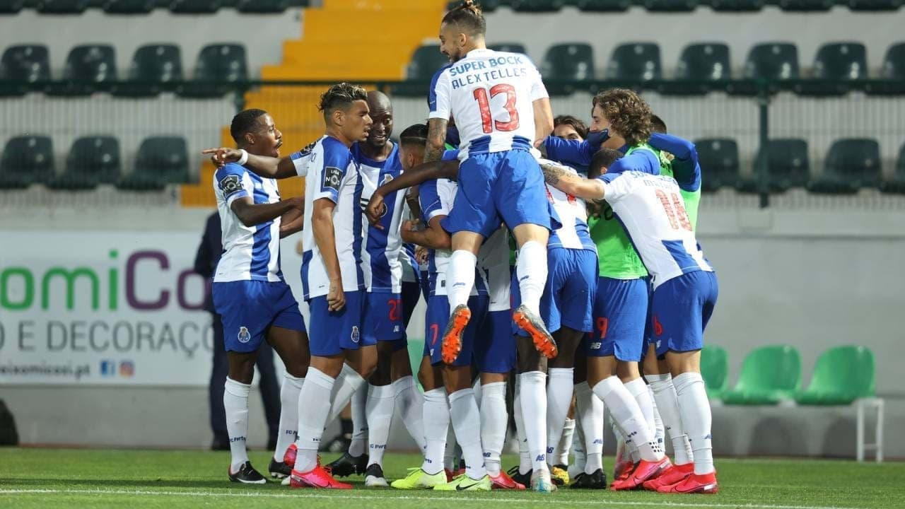 Chancel Mbemba marcó al 7' la única anotación del juego que representó tres puntos valiosos para el Porto.