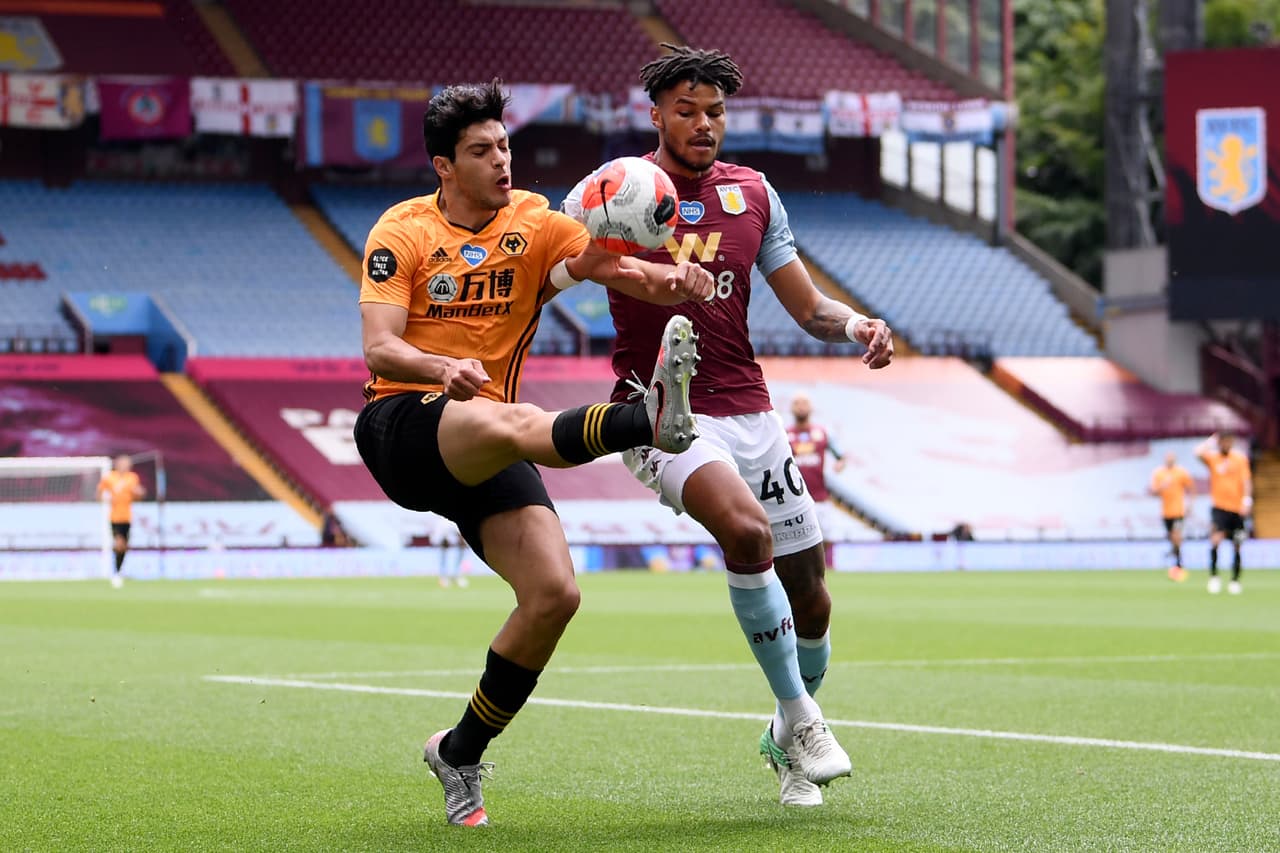 Raúl Jiménez arrancó el encuentro y salió al 85'. Aunque no consiguió marcar gol, fue fundamental para el buen funcionamiento del equipo.