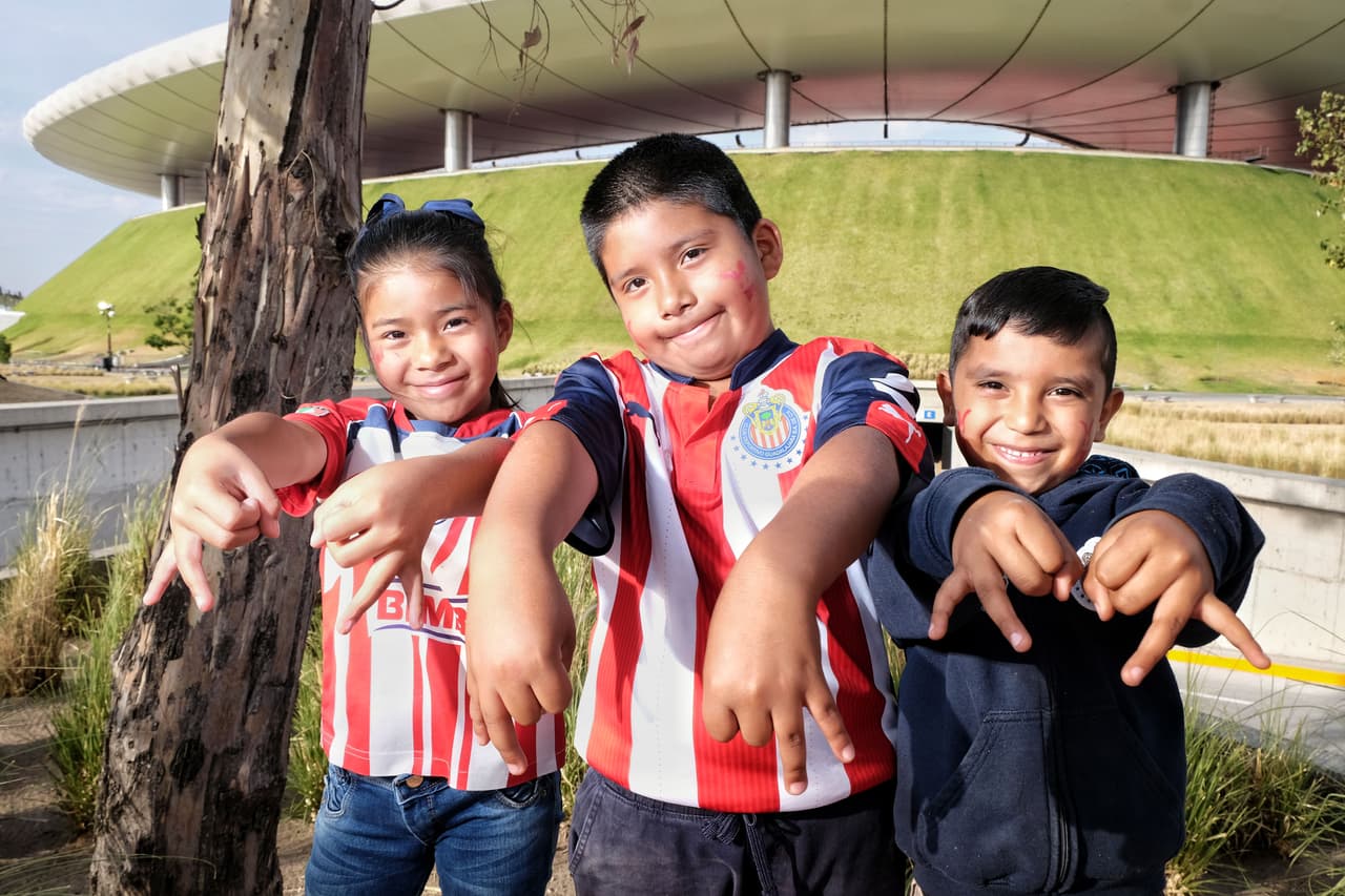 Los colores de Chivas de Guadalara y de León encontraron la alegría de los hinchas como su mejor lugar para vivir la fiesta de la Jornada 16 del Clausura 2019.