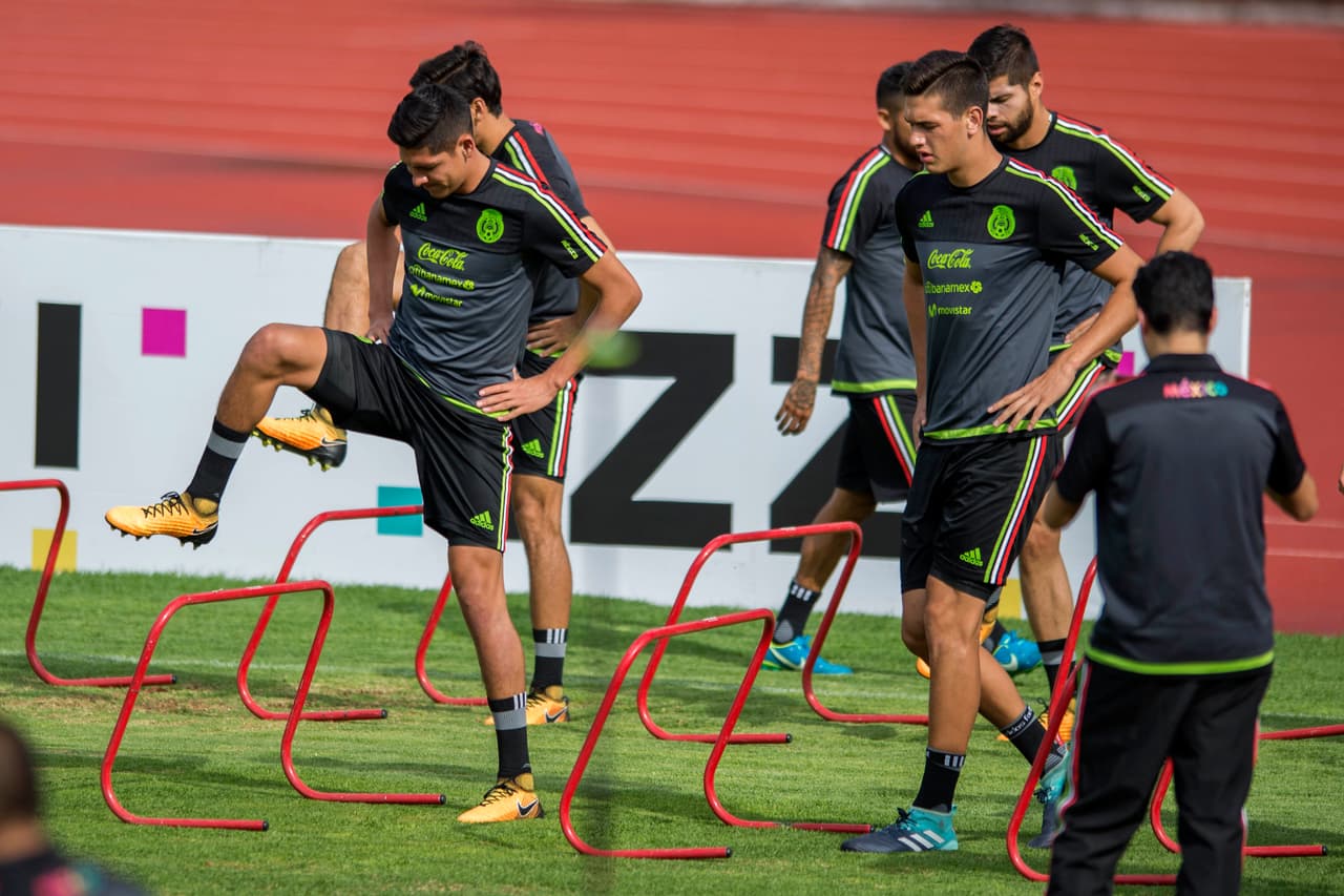 Luego, los jugadores iniciaron el calentamiento dirigidos por el profesor Jorge Ríos.