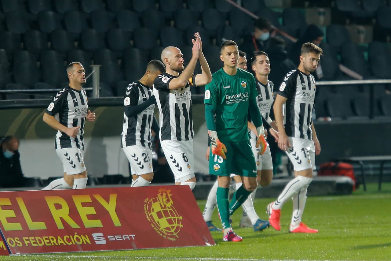 Tenerife avanzó en la justa tras vencer 0-2 al Castellón.