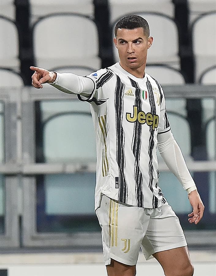 La Juventus de Pirlo derrota fácilmente al Crotone 3-0. Cristiano Ronaldo con un doblete y McKeenie con un sólo gol, fueron los responsables de la victoria de la 'Vecchia Signora' durante la Jornada 23 en la Serie A.