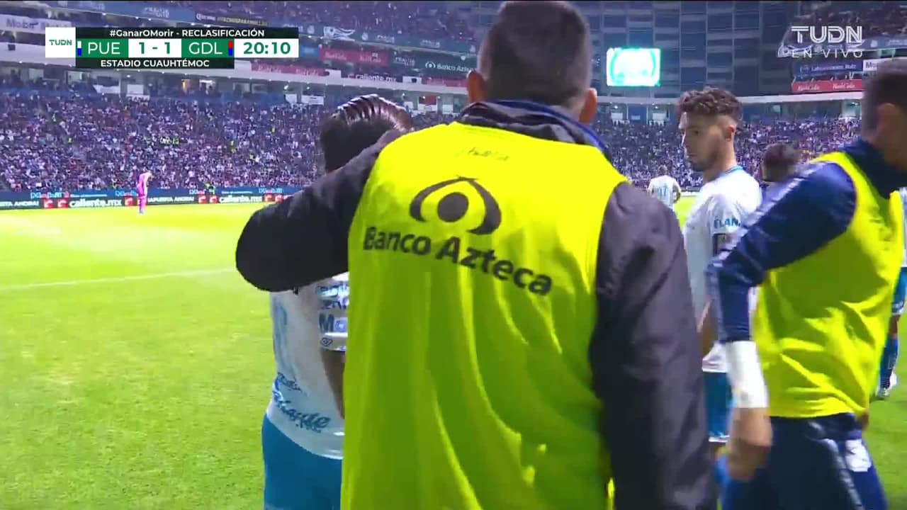 ¡GOL!  anota para Puebla. Christian Tabó