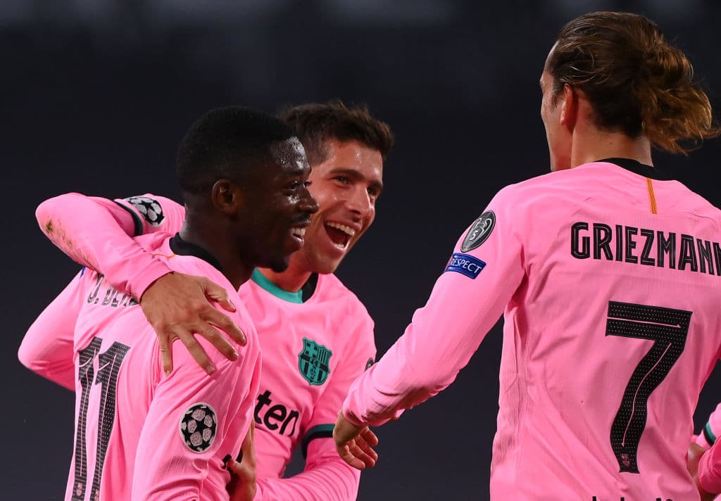 Con goles anulados, Barcelona se impone a la Juventus 2-0 tranquilamente. Dembelé abrió el marcador al minuto 14, sin embargo fue un partido sufrido para la Juventus, que jugó sin su estrella Cristiano Ronaldo. Messi remató la victoria tras cobrar un penal durante los últimos minutos del partido.