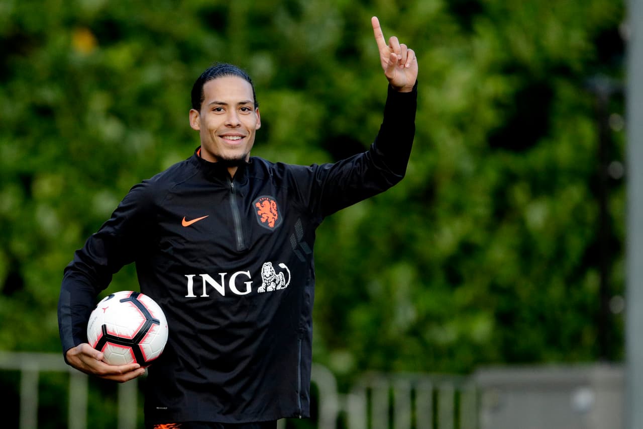 Frenkie De Jong, Memphis Depay, Matthijs De Ligt y Virgil Van Dijk (foto) son algunos de los jóvenes talentos dirigidos por Ronald Koeman en Países Bajos, que arranca su camino en la eliminatoria a la Eurocopa 2020 contra Bielorrusia en el Grupo C.