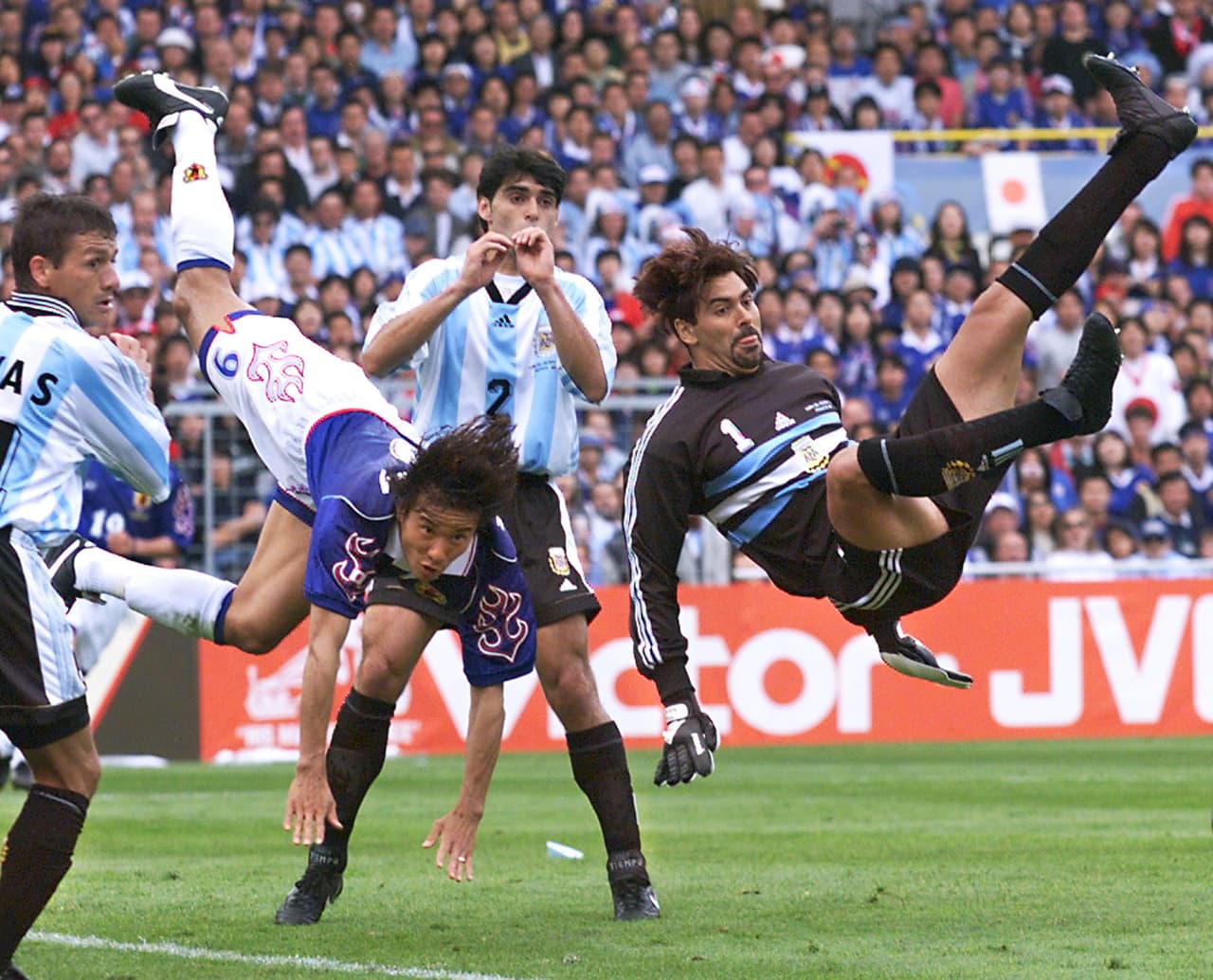 Vivas jugó en 39 ocasiones para la Albiceleste, llegando incluso a ser titular en Francia 1998.