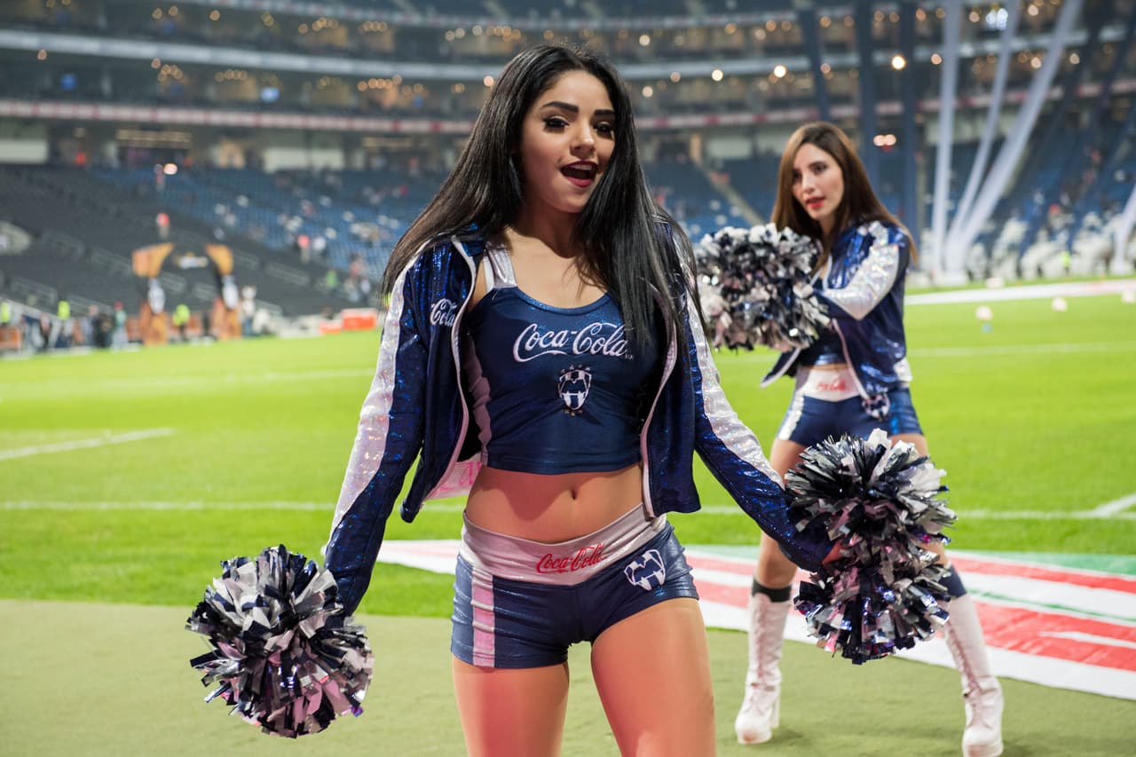 Como no podía ser de otra manera, la belleza en la final de la Copa MX se tomó el estadio BBVA Bancomer para engalanar la jornada.