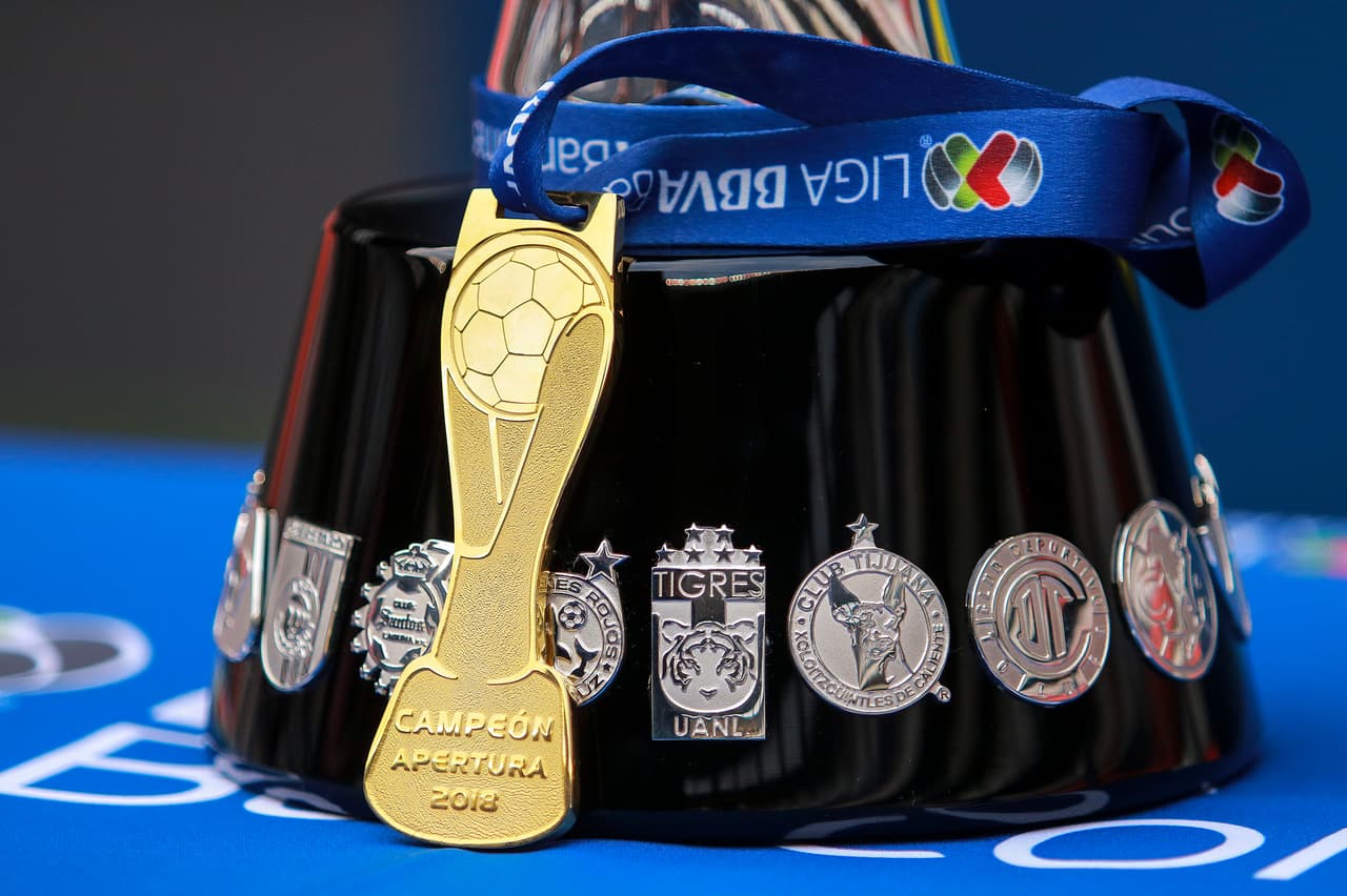 Así luce la medalla que se colgarán los integrantes del equipo que levante los brazos al término de los 180 minutos o hasta que se defina al nuevo monarca.