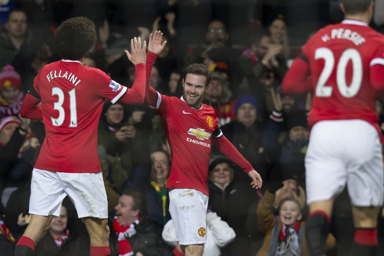 En el 2015, sólo con 38 segundos de iniciar el partido, el capitán del Liverpool Steven Gerrard se hizo acreedor a una tarjeta roja. Juan Mata anota dos goles para el Liverpool y Daniel Sturridge anota uno para el ManU.