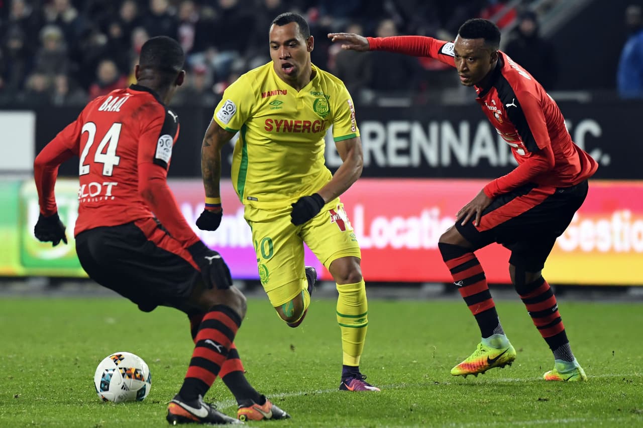 A mitad de la temporada 16/17 salió en préstamo al Nantes de Francia, donde volvió a tener regularidad.