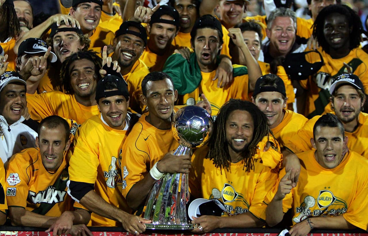 Los Angeles Galaxy obtuvo con Coby Jones su segundo título en la MLS. Su víctima en 2005 fue de nuevo New England Revolution al que venció 1-0.