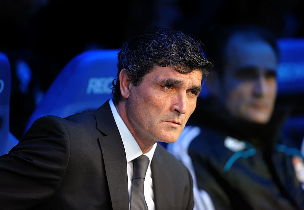 A mitad de aquella temporada, remplazando a Schuster, llegó el español Juande Ramos a dirigir al Madrid por 27 encuentros, de los que ganó 18 pero no llevó a ninguna parte al club.