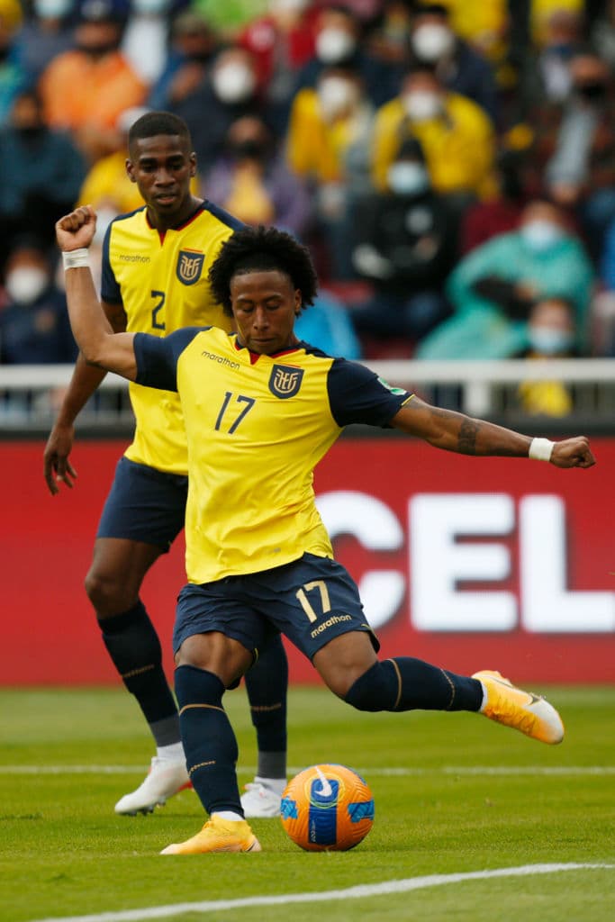 Con gol de Félix Torres al minuto 75, Ecuador evita la derrota y fuerza el tercer empate de lis líderes Brasileños tras cerrar el encuentro igualados 1-1.