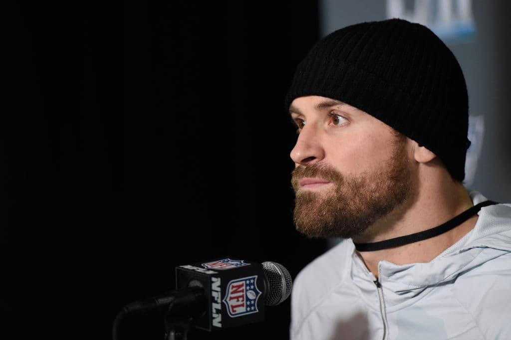 El ala defensivo de los Eagles, Chris Long, es de los atletas blancos de la NFL que más ha criticado a Trump y sus políticas. El hijo del otrora leyenda Howie Long dijo que no iría a la Casa Blanca.