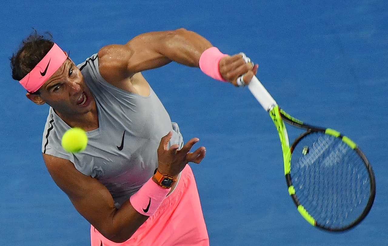 El español Rafael Nadal certificó su presencia en los octavos de final al derrotar por un concluyente 6-1, 6-3 y 6-1, al bosnio Damir Dzumhur, vigésimo octavo favorito, en Melbourne Park.