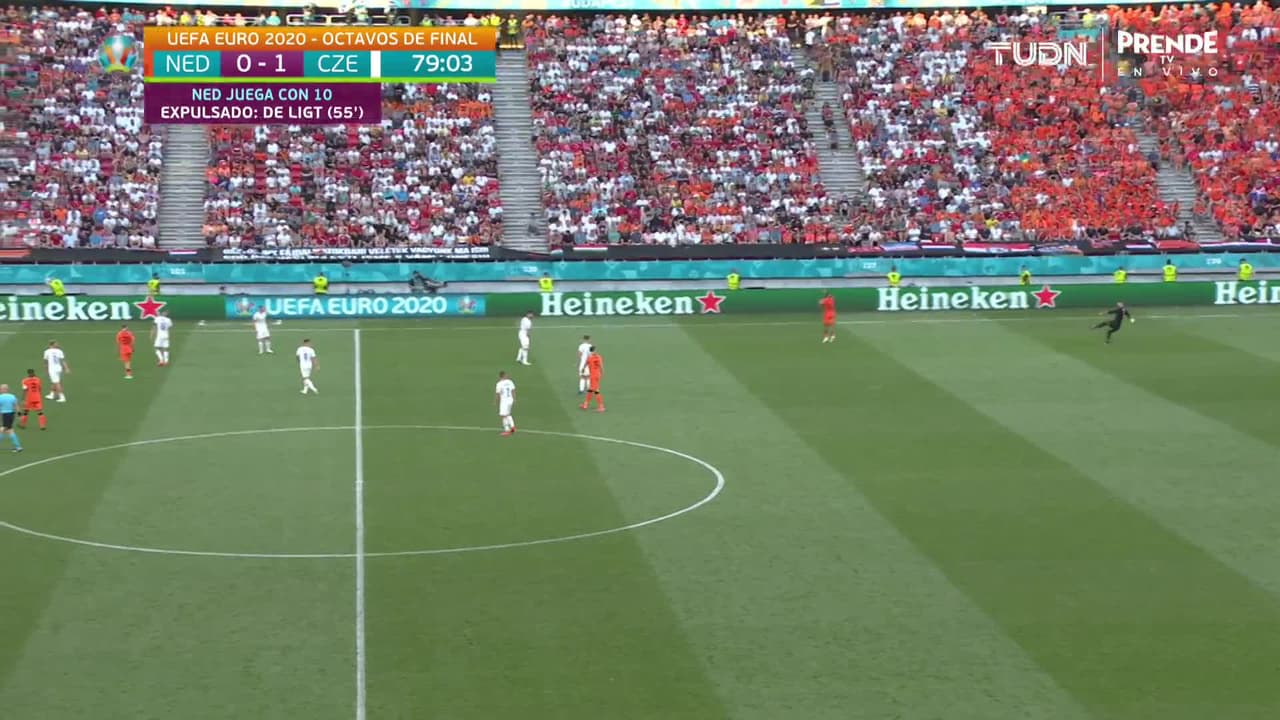 ¡GOL!  anota para República Checa. Patrik Schick