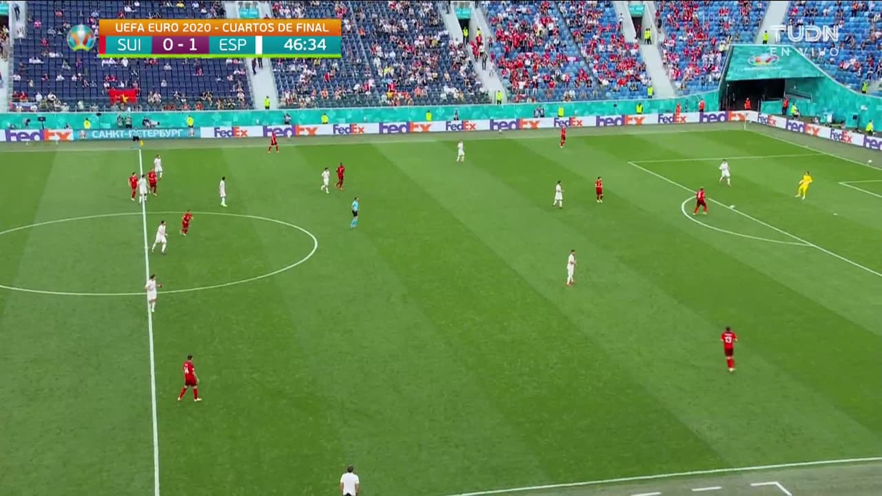 ¡TIRO ATAJADO! disparo por Dani Olmo.