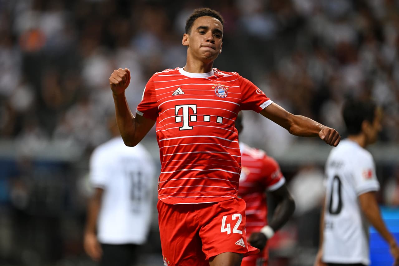 Bayern Munich no tuvo compasión y apaleó al Eintacht Frankfut ante su afición en el arranque de la Bundesliga.