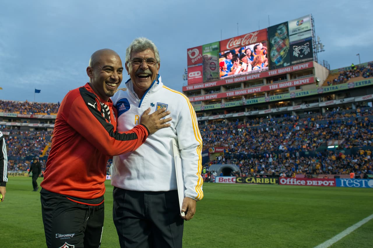 'Tuca' fue honesto con 'Cacha' y le dijo que si quería seguir jugando con regularidad él era libre de marcharse.