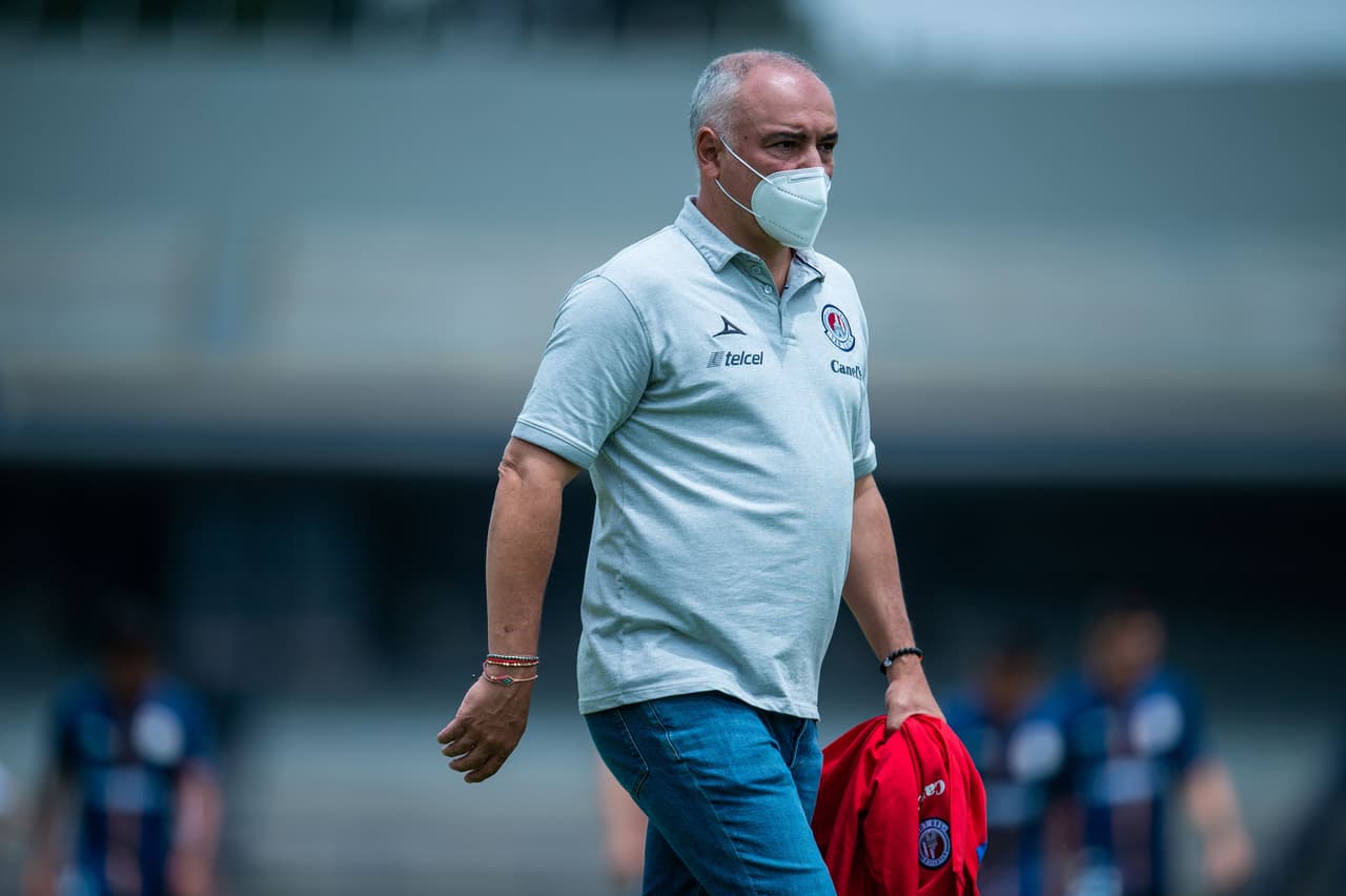 Memo Vázquez ve mala suerte en derrota de San Luis ante Pumas