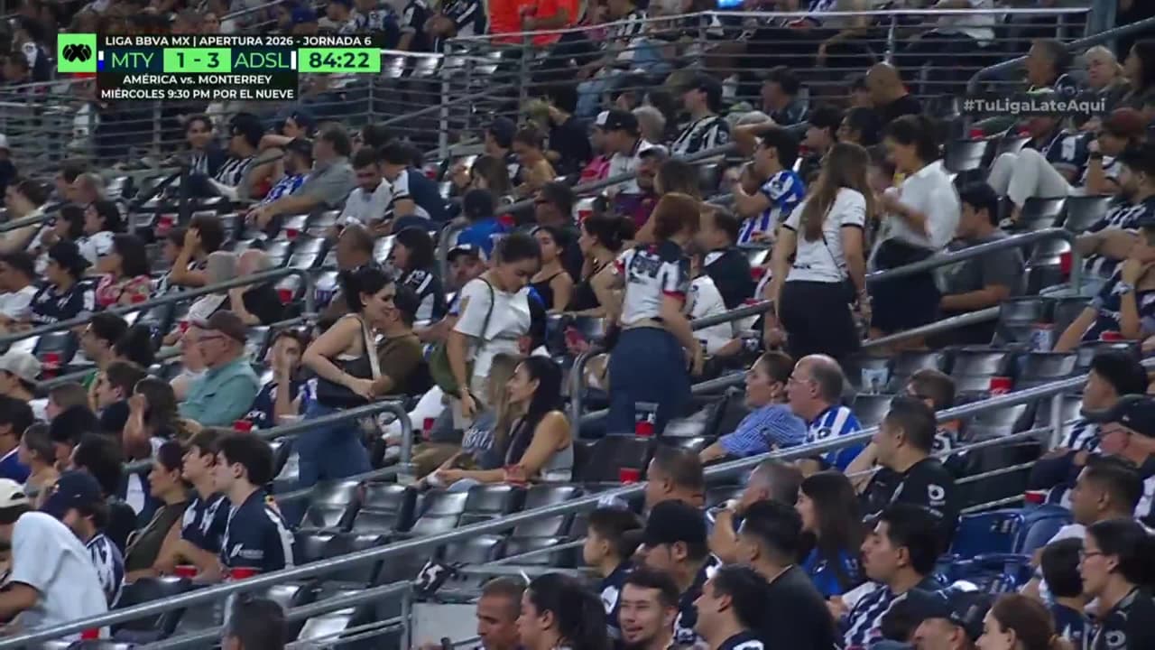 ¡TIRO ATAJADO! disparo por Diego Rossi.